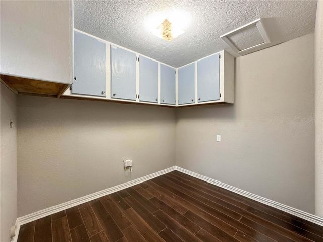 1706 Avenue A, Danbury, TX 77534