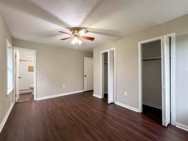 1706 Avenue A, Danbury, TX 77534