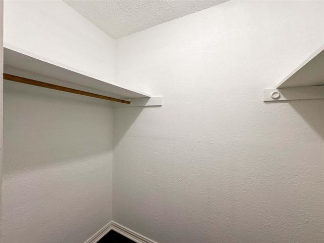 1706 Avenue A, Danbury, TX 77534