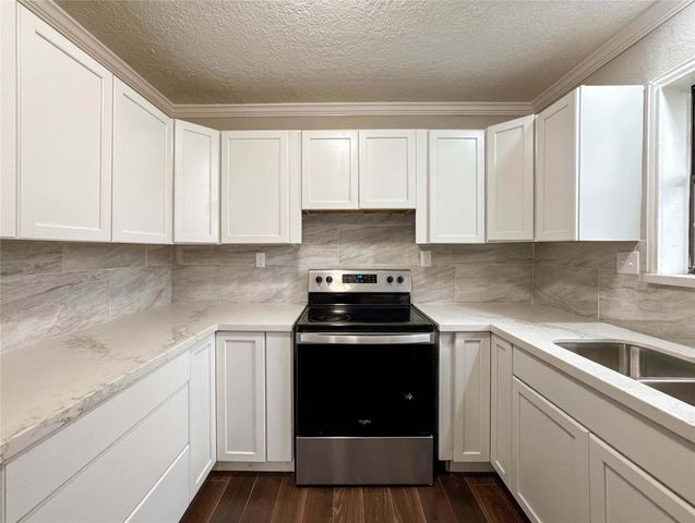 1706 Avenue A, Danbury, TX 77534