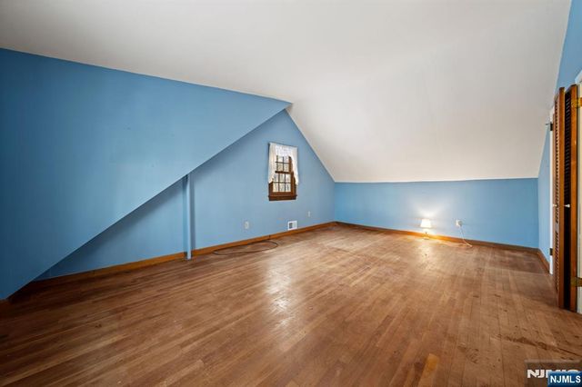 212 Spruce Street, Midland Park, NJ 07432