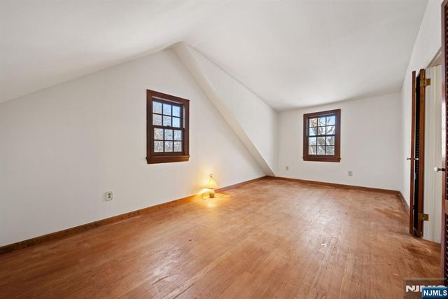 212 Spruce Street, Midland Park, NJ 07432