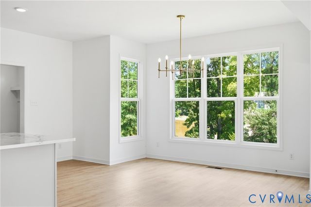 4013 Robins Ridge Dr, Moseley, VA 23120