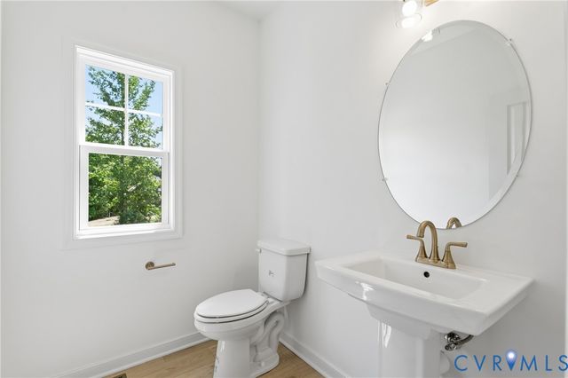 4013 Robins Ridge Dr, Moseley, VA 23120