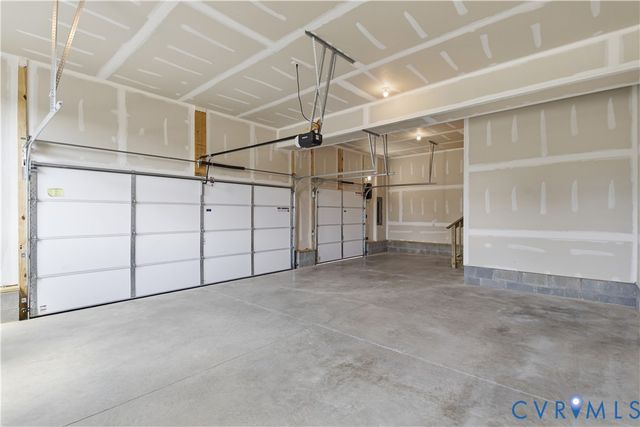 4013 Robins Ridge Dr, Moseley, VA 23120