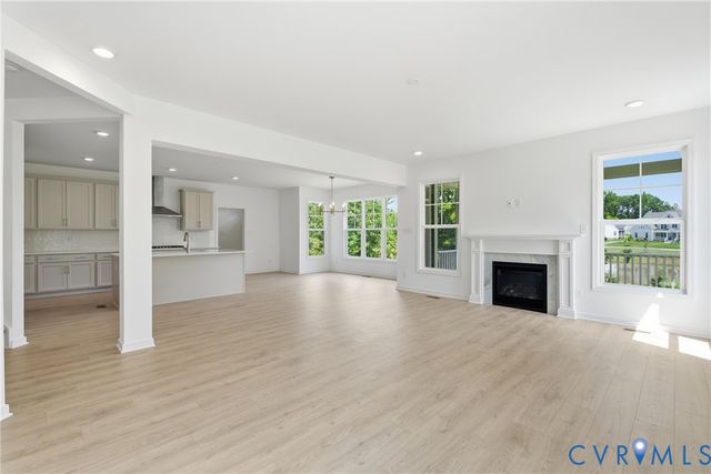 4013 Robins Ridge Dr, Moseley, VA 23120