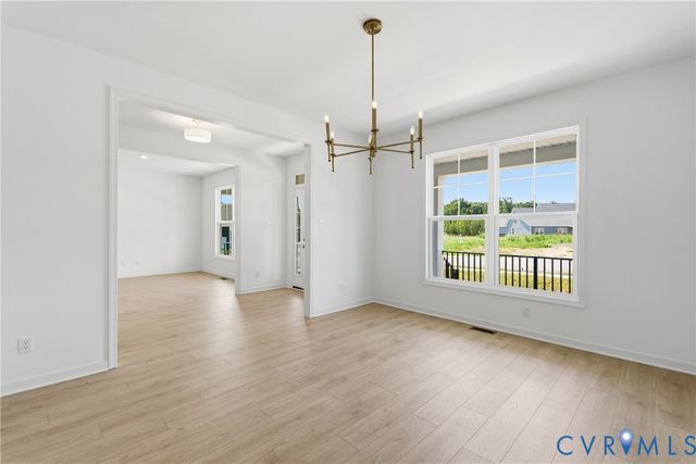 4013 Robins Ridge Dr, Moseley, VA 23120