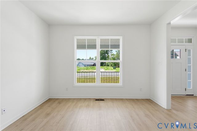 4013 Robins Ridge Dr, Moseley, VA 23120