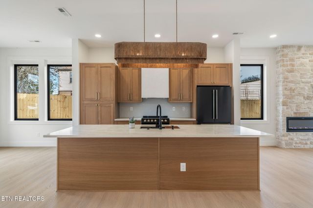 7808 S Northshore Drive, Knoxville, TN 37919