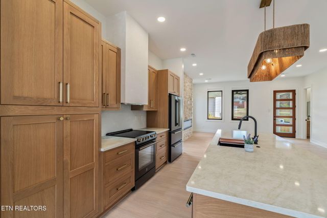 7808 S Northshore Drive, Knoxville, TN 37919