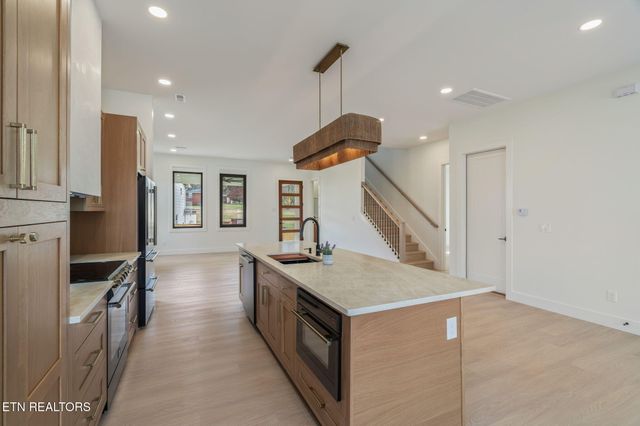 7808 S Northshore Drive, Knoxville, TN 37919