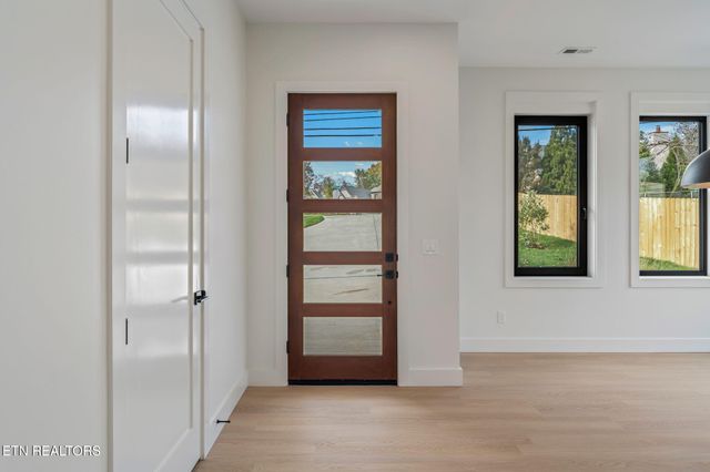 7808 S Northshore Drive, Knoxville, TN 37919