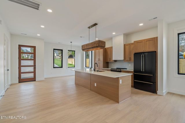 7808 S Northshore Drive, Knoxville, TN 37919