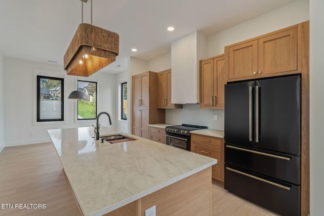 7808 S Northshore Drive, Knoxville, TN 37919