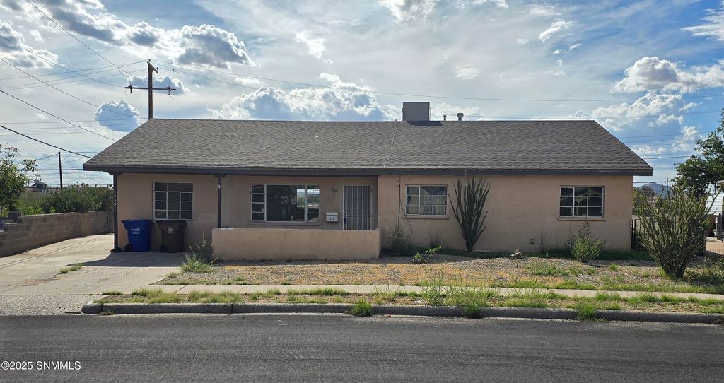 1435 Smith Avenue, Las Cruces, NM 88001