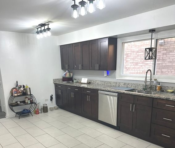 10330 S McVicker Avenue 2, Chicago Ridge, IL 60415