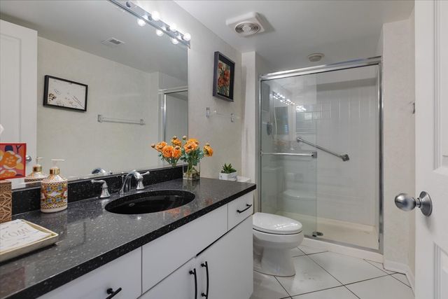 4757 Howard Street 205, Skokie, IL 60076