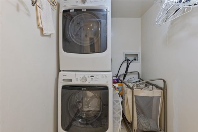 4757 Howard Street 205, Skokie, IL 60076