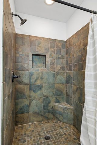 516 Crestwood Dr, Lafayette, TN 37083
