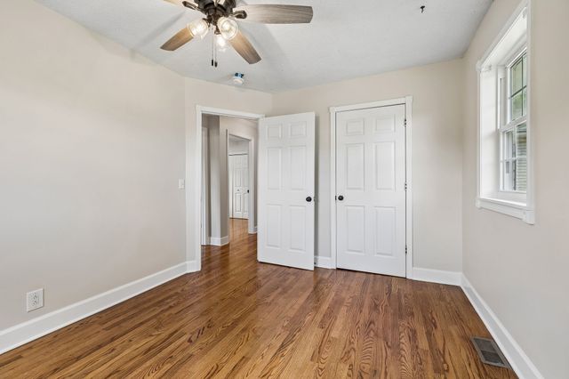 516 Crestwood Dr, Lafayette, TN 37083