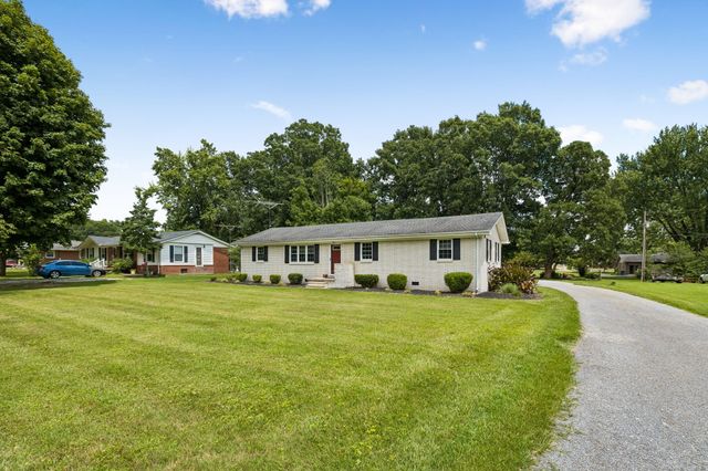516 Crestwood Dr, Lafayette, TN 37083