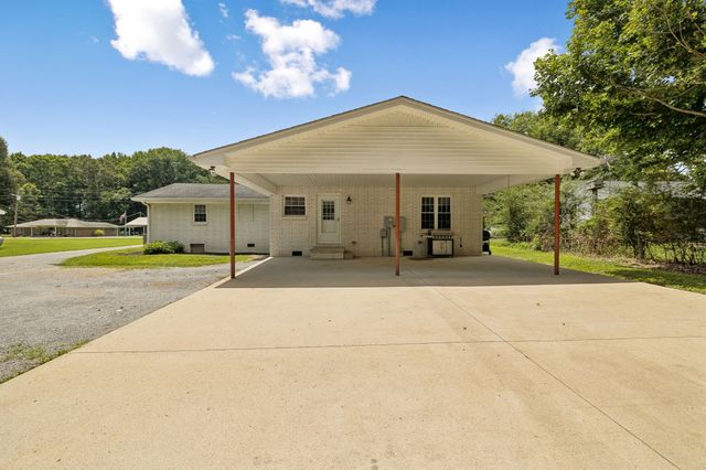516 Crestwood Dr, Lafayette, TN 37083