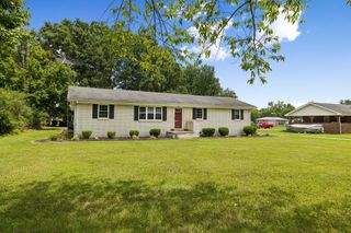 516 Crestwood Dr, Lafayette, TN 37083