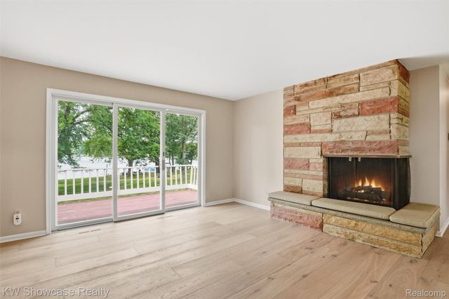 804 Bonita Drive, White Lake Charter Township, MI 48383