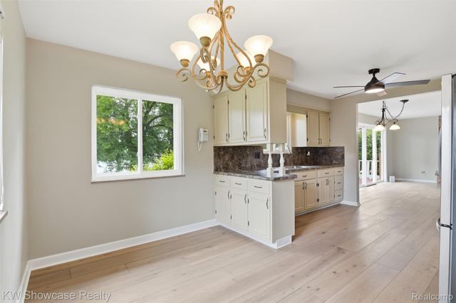 804 Bonita Drive, White Lake Charter Township, MI 48383
