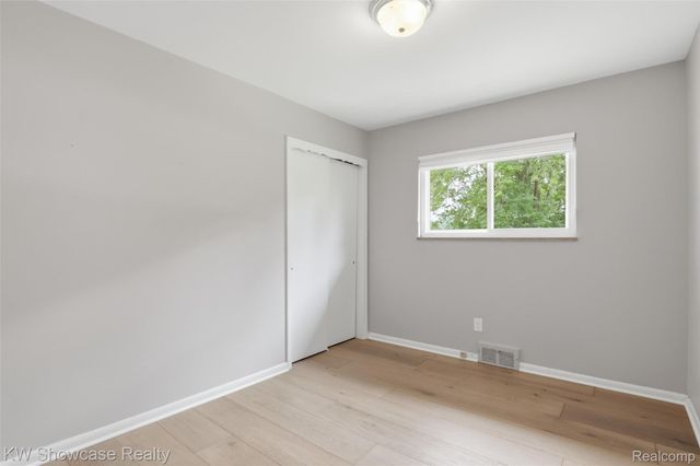 804 Bonita Drive, White Lake Charter Township, MI 48383