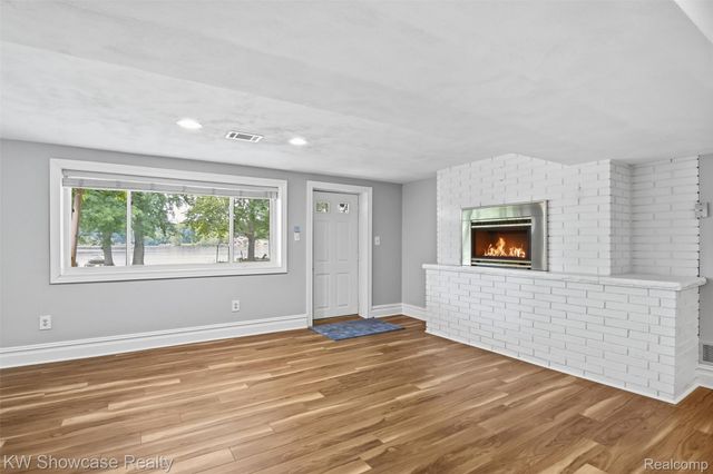 804 Bonita Drive, White Lake Charter Township, MI 48383