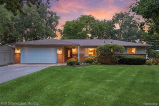 804 Bonita Drive, White Lake Charter Township, MI 48383