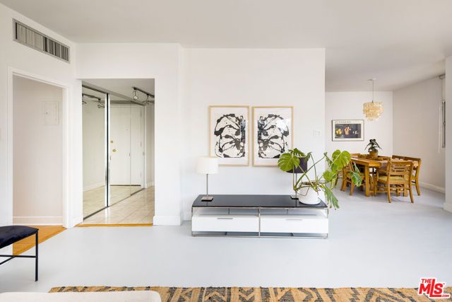 4411 Los Feliz Boulevard 307, Los Angeles, CA 90027