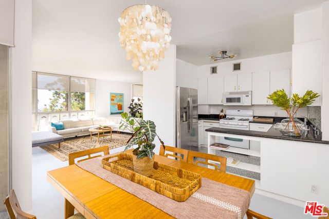 4411 Los Feliz Boulevard 307, Los Angeles, CA 90027