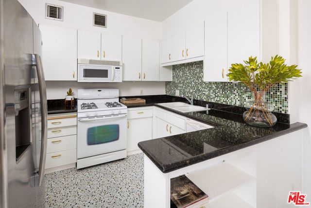 4411 Los Feliz Boulevard 307, Los Angeles, CA 90027