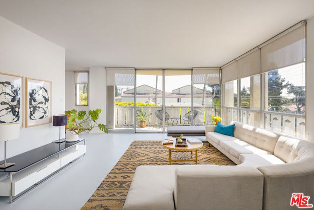 4411 Los Feliz Boulevard 307, Los Angeles, CA 90027