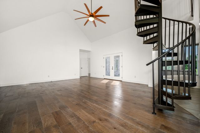 28 Henderson Rd, Lynchburg, TN 37352