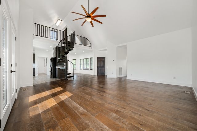 28 Henderson Rd, Lynchburg, TN 37352
