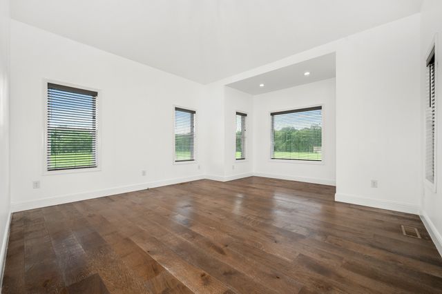 28 Henderson Rd, Lynchburg, TN 37352