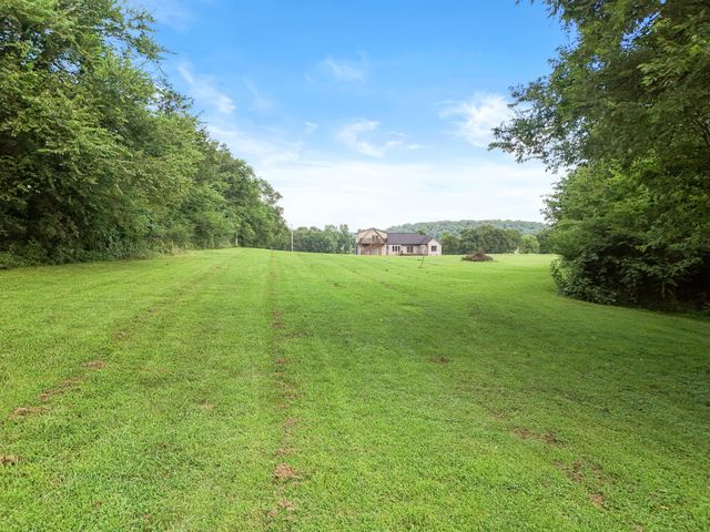 28 Henderson Rd, Lynchburg, TN 37352