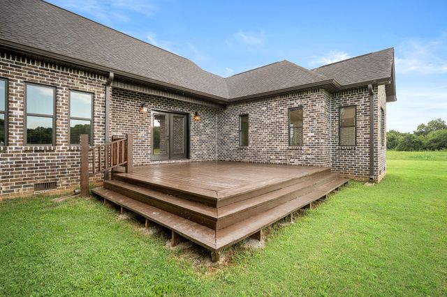 28 Henderson Rd, Lynchburg, TN 37352