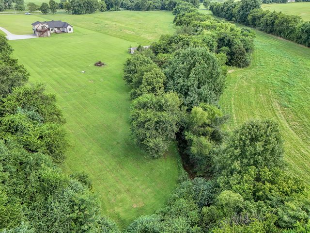 28 Henderson Rd, Lynchburg, TN 37352