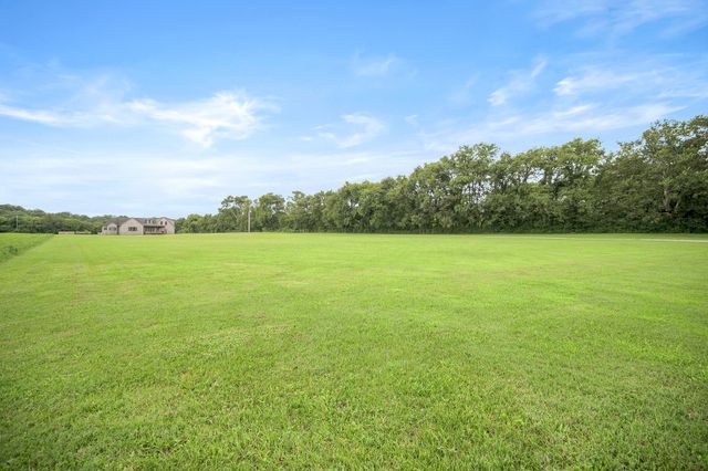 28 Henderson Rd, Lynchburg, TN 37352