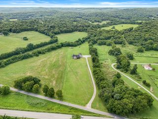 28 Henderson Rd, Lynchburg, TN 37352