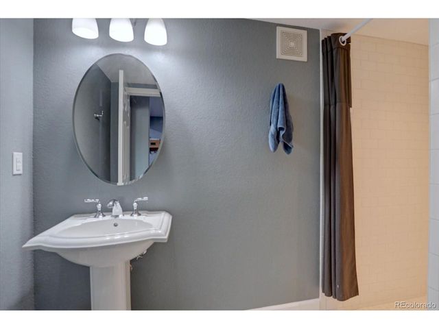 7217 Red Mesa Ct, Littleton, CO 80125