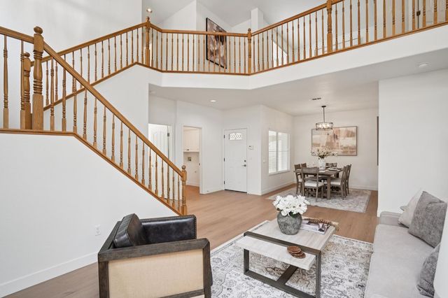 1587 Palatia Dr, Roseville, CA 95661