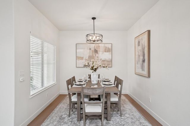 1587 Palatia Dr, Roseville, CA 95661