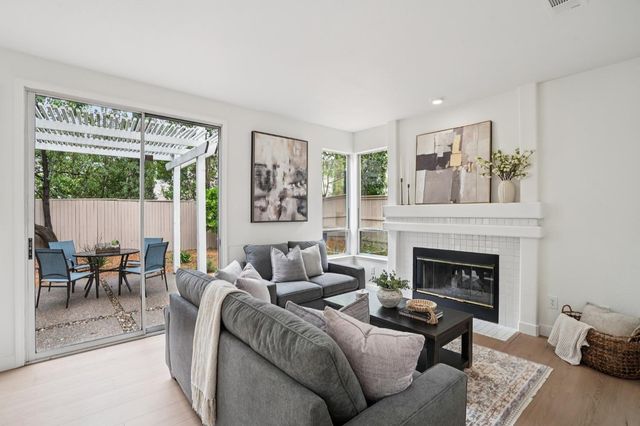 1587 Palatia Dr, Roseville, CA 95661