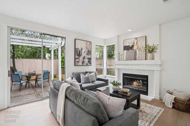 1587 Palatia Dr, Roseville, CA 95661