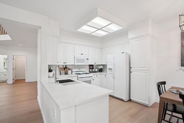 1587 Palatia Dr, Roseville, CA 95661